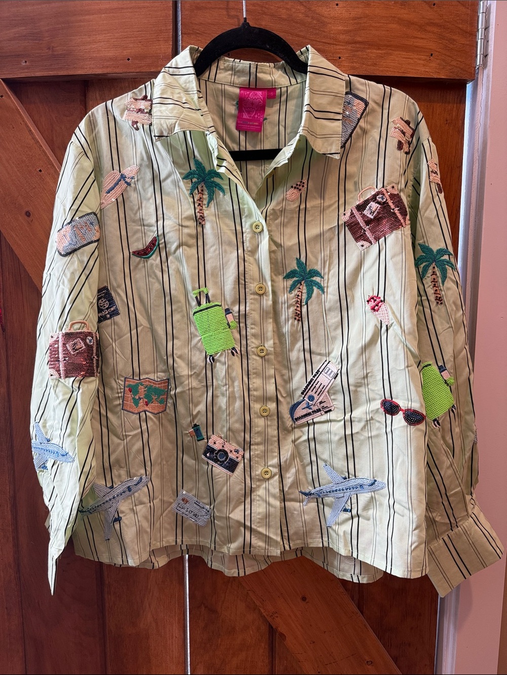 QUEEN OF SPARKLES Light Green Embroidered Travel Icon Button-Up